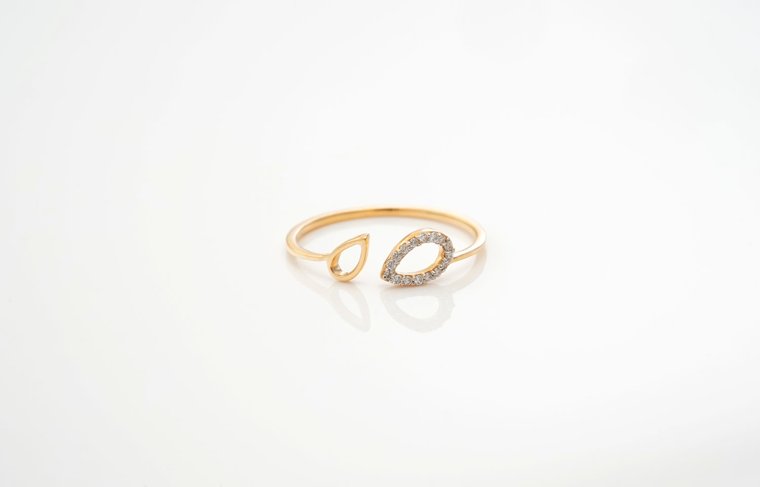 Crystal Teardrops Ring