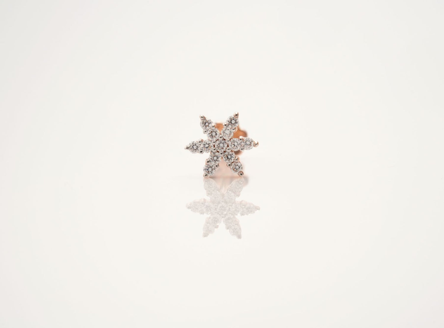 Elegant Diamond flower nose pin