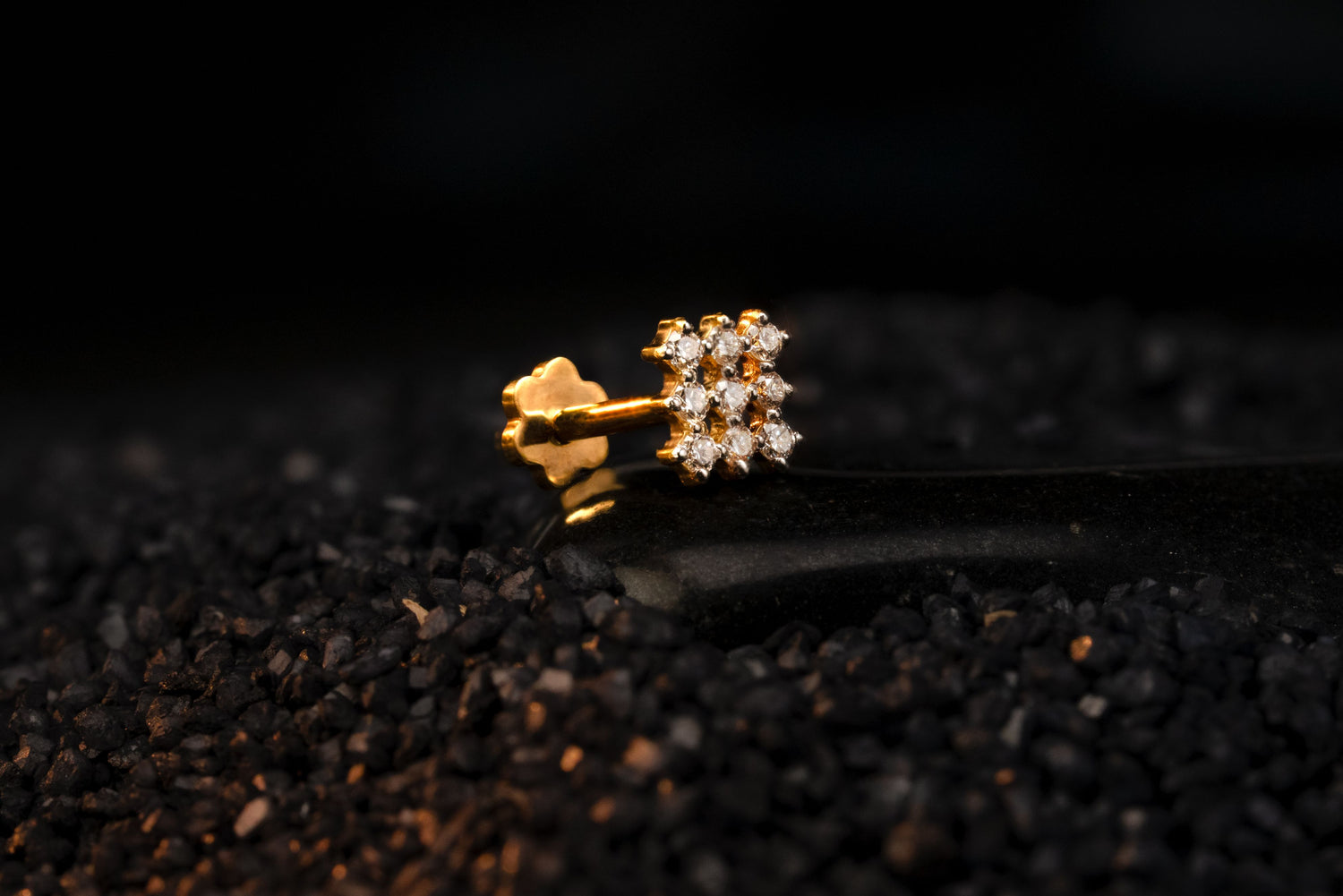 Navya Glow Diamond Nosepin