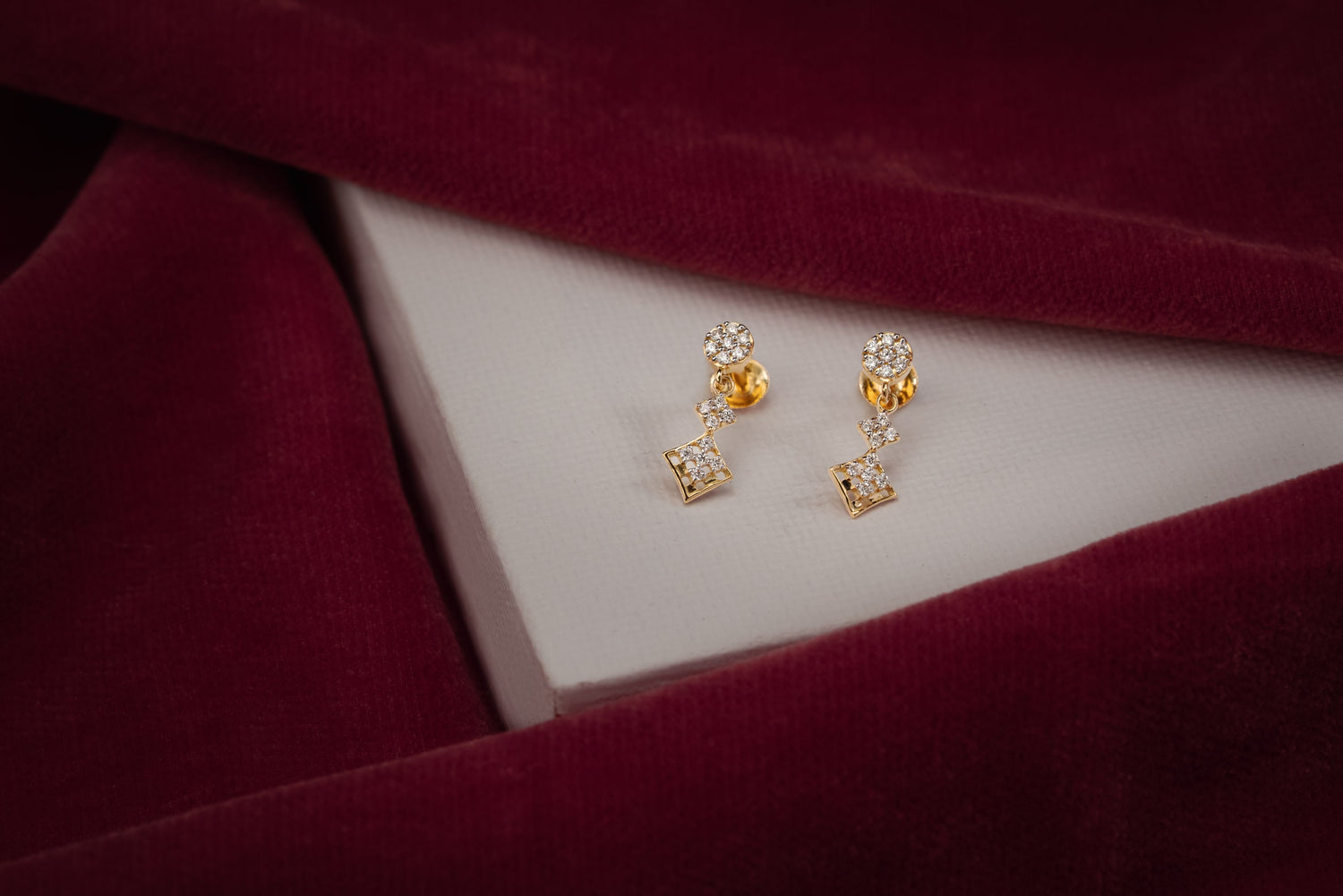 Elegant Gold Drop